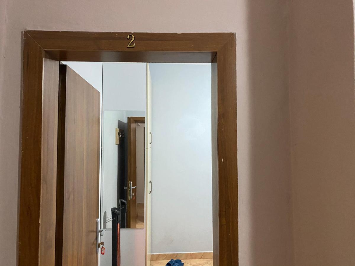 Guesthouse Sense Тирана Экстерьер фото